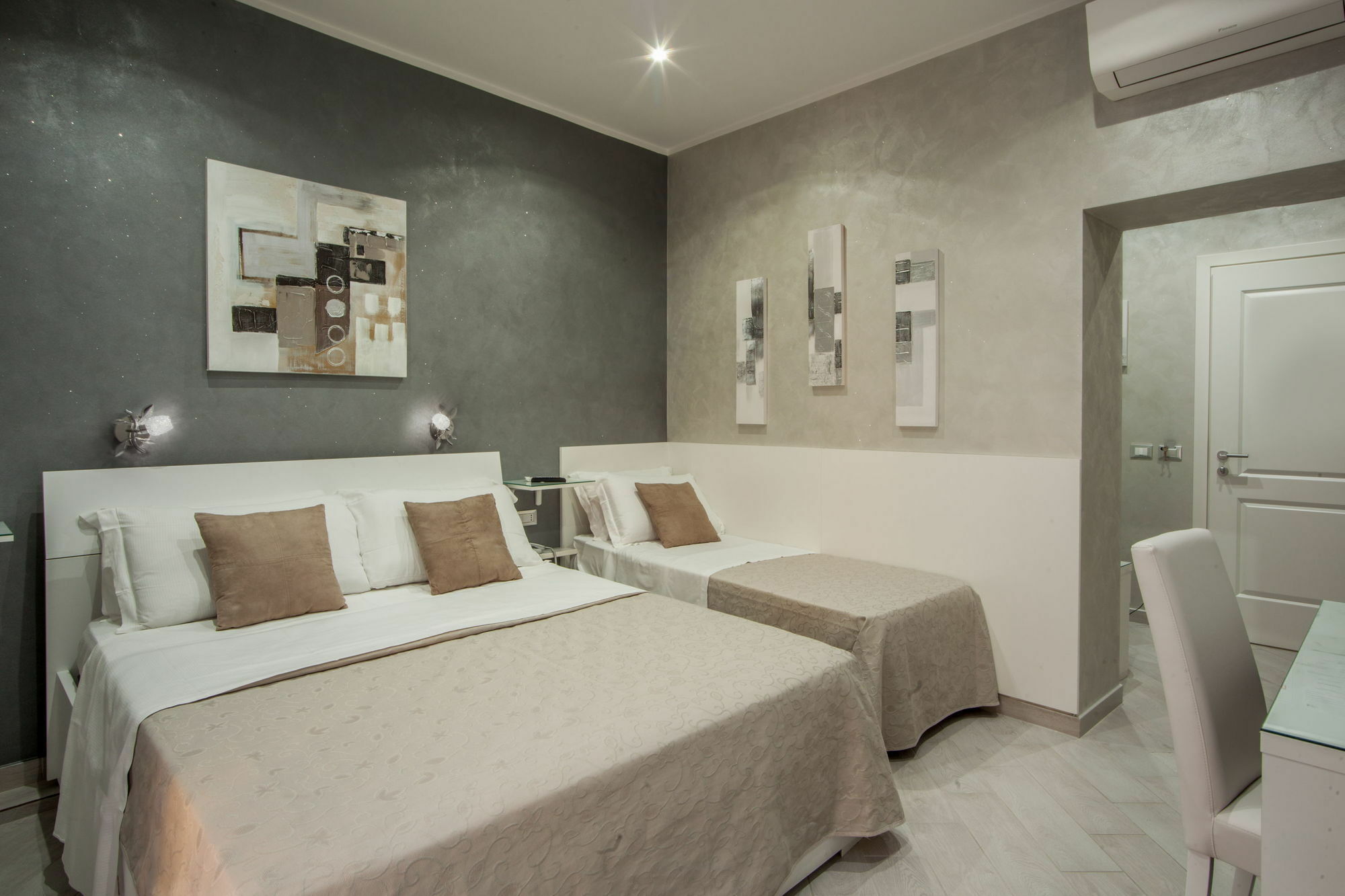 Casa de hóspedes Frattina Grand 3*
